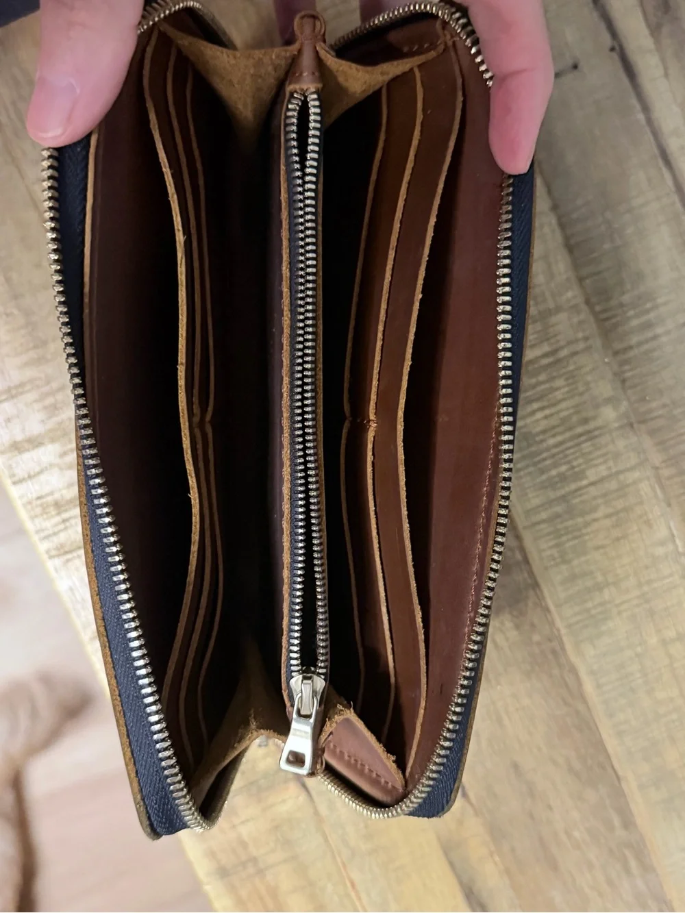 EUC! Portland Leather Goods Accordion Zip Wallet Cognac Brown Genuine Leather